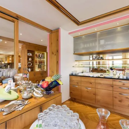 ホテル Jauch's Loewen Hotel-restaurant Neuershausen