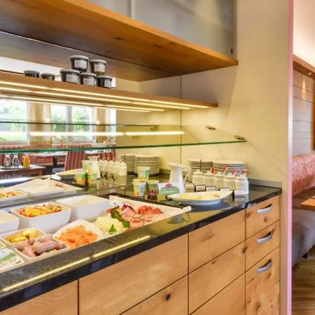 Jauch's Loewen Hotel-restaurant