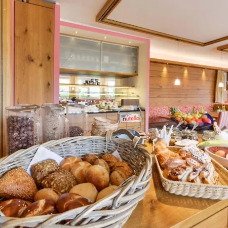 ホテル Jauch's Loewen Hotel-restaurant Neuershausen