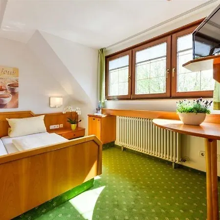 Jauch's Loewen Hotel-restaurant Neuershausen