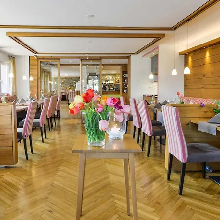 Hotel Jauch's Loewen Hotel-restaurant 3*