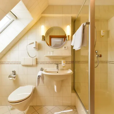 Jauch's Loewen Hotel-restaurant Neuershausen